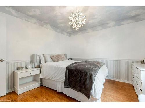 30 Fern Valley Crescent, Brampton, ON - Indoor Photo Showing Bedroom