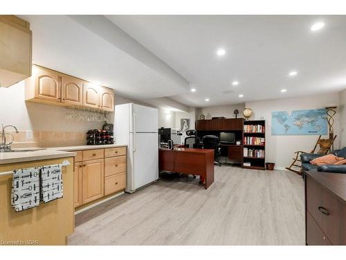 30 Fern Valley Crescent, Brampton, ON - Indoor Photo Showing Kitchen