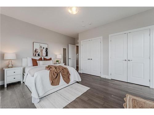 1302-1878 Gordon Street, Guelph, ON - Indoor Photo Showing Bedroom