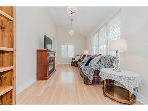 196 Eastern Avenue, Acton, ON - Indoor Photo Showing Living Room