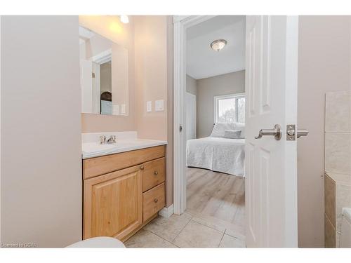 196 Eastern Avenue, Acton, ON - Indoor Photo Showing Bathroom