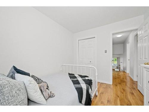 10 Nickolas Crescent, Cambridge, ON - Indoor Photo Showing Bedroom