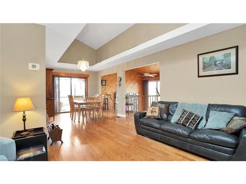 34639 Third Line, Southwold, ON - Indoor Photo Showing Living Room