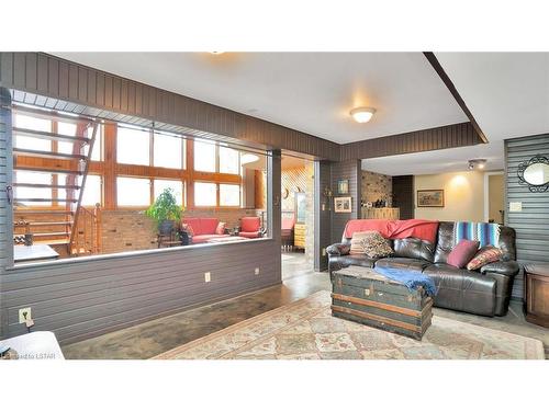 34639 Third Line, Southwold, ON - Indoor Photo Showing Living Room