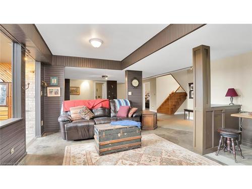 34639 Third Line, Southwold, ON - Indoor Photo Showing Living Room