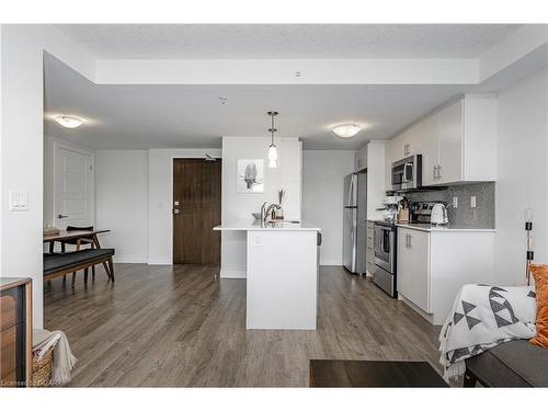 403-17 Kay Crescent, Guelph, ON - Indoor Photo Showing Kitchen