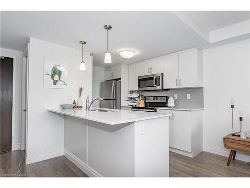 403-17 Kay Crescent, Guelph, ON - Indoor Photo Showing Kitchen