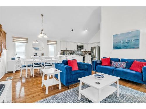 26 Sinclair Street, Guelph, ON - Indoor Photo Showing Living Room