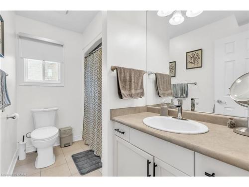 26 Sinclair Street, Guelph, ON - Indoor Photo Showing Bathroom