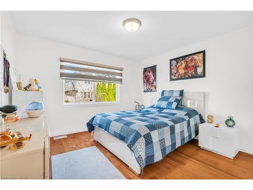 26 Sinclair Street, Guelph, ON - Indoor Photo Showing Bedroom