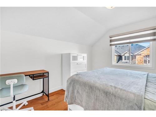 26 Sinclair Street, Guelph, ON - Indoor Photo Showing Bedroom