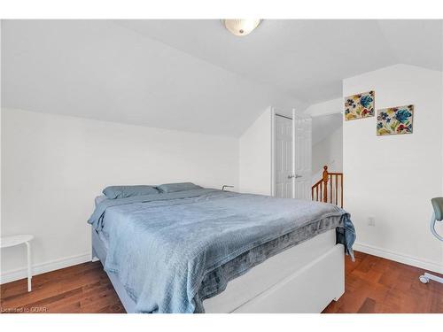 26 Sinclair Street, Guelph, ON - Indoor Photo Showing Bedroom