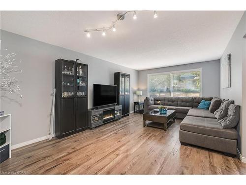 96 Milson Crescent, Guelph, ON - Indoor Photo Showing Living Room