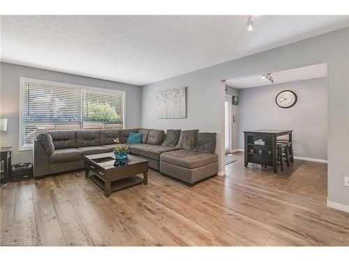 96 Milson Crescent, Guelph, ON - Indoor Photo Showing Living Room