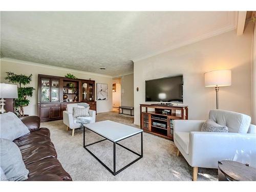 43 Edgehill Drive, Guelph, ON - Indoor Photo Showing Living Room