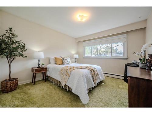 43 Edgehill Drive, Guelph, ON - Indoor Photo Showing Bedroom