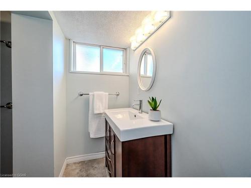 43 Edgehill Drive, Guelph, ON - Indoor Photo Showing Bathroom