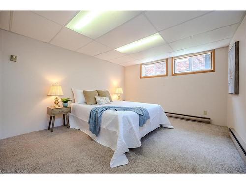 43 Edgehill Drive, Guelph, ON - Indoor Photo Showing Bedroom