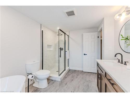 74 Queen Charlotte Crescent, Kitchener, ON - Indoor Photo Showing Bathroom