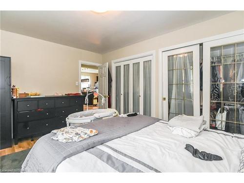 202 Grove Street, Guelph, ON - Indoor Photo Showing Bedroom