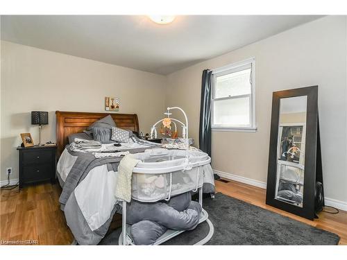 202 Grove Street, Guelph, ON - Indoor Photo Showing Bedroom