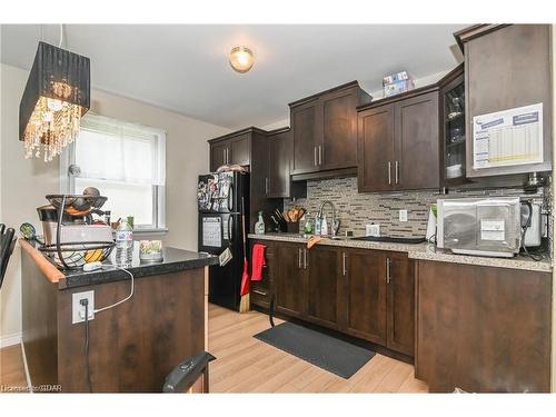 202 Grove Street, Guelph, ON - Indoor Photo Showing Kitchen With Upgraded Kitchen