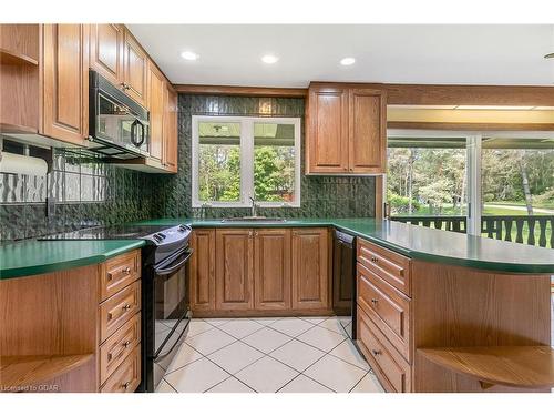 12297 25 Highway, Halton Hills, ON - Indoor Photo Showing Kitchen