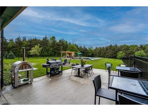 125 Crewson Court, Rockwood, ON - Outdoor