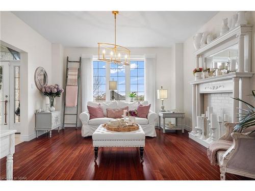 125 Crewson Court, Rockwood, ON - Indoor Photo Showing Living Room