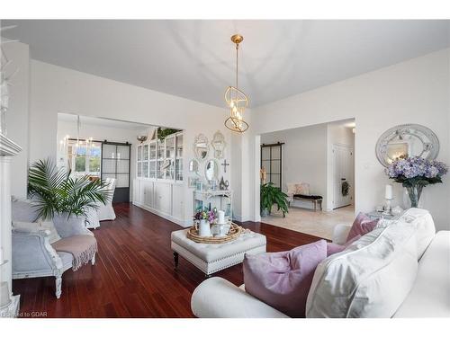 125 Crewson Court, Rockwood, ON - Indoor Photo Showing Living Room