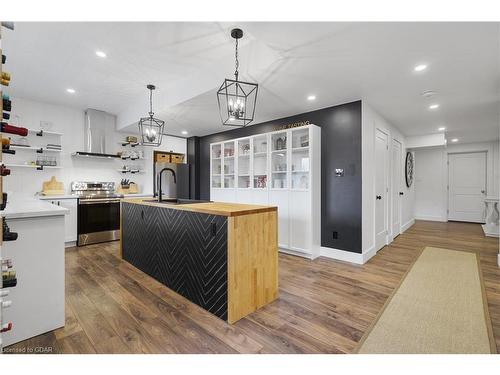 125 Crewson Court, Rockwood, ON - Indoor Photo Showing Kitchen