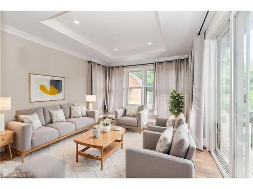 57 Tuscany Court, Cambridge, ON - Indoor Photo Showing Living Room