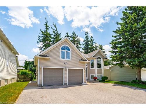 260 Forfar Street E, Fergus, ON - Outdoor