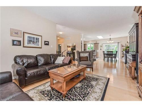 260 Forfar Street E, Fergus, ON - Indoor Photo Showing Living Room