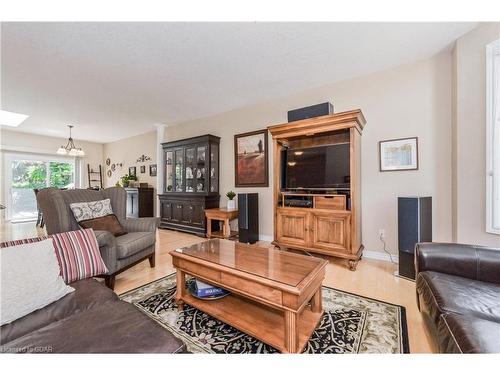 260 Forfar Street E, Fergus, ON - Indoor Photo Showing Living Room