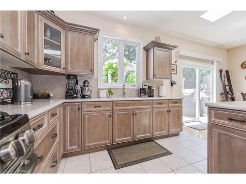 260 Forfar Street E, Fergus, ON - Indoor Photo Showing Kitchen