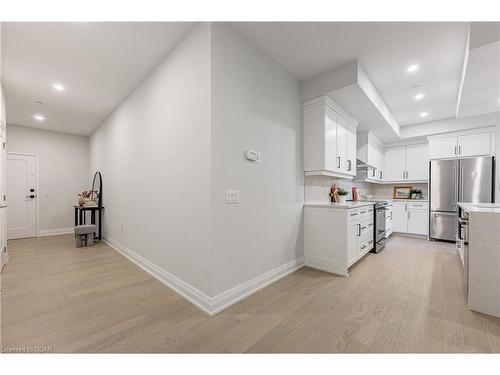 301-71 Wyndham Street S, Guelph, ON - Indoor Photo Showing Kitchen