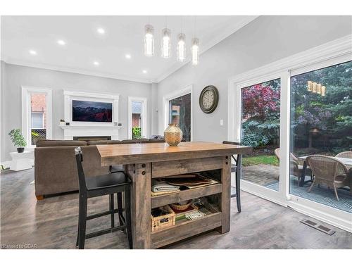 4 Munro Circle, Georgetown, ON - Indoor Photo Showing Dining Room