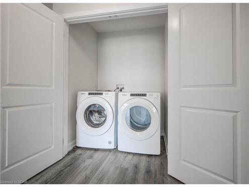 7-350 River Road, Cambridge, ON - Indoor Photo Showing Laundry Room