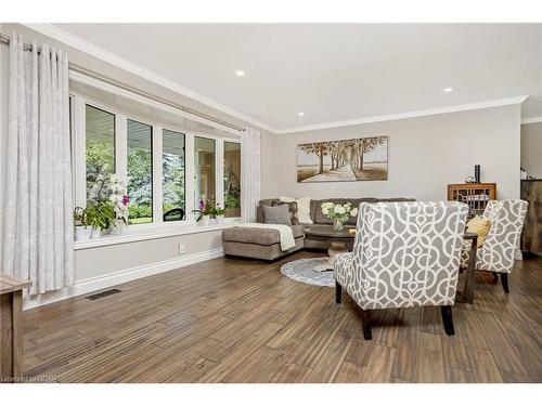 5497 Sixth Line, Erin, ON - Indoor Photo Showing Living Room