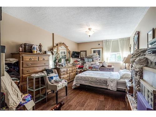 309-700 Dynes Road, Burlington, ON - Indoor Photo Showing Bedroom