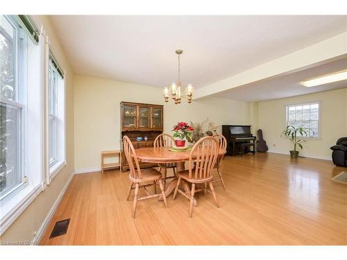 919 Guelph Road, Fergus, ON - Indoor Photo Showing Dining Room