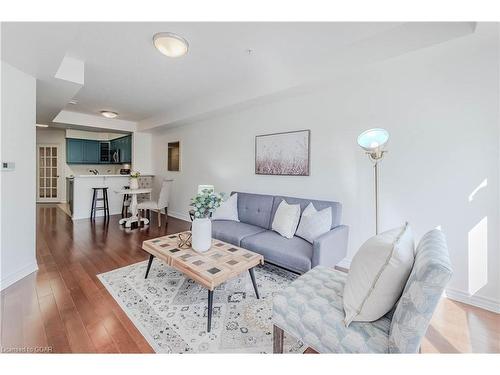 204-245 Scotland Street, Fergus, ON - Indoor Photo Showing Living Room