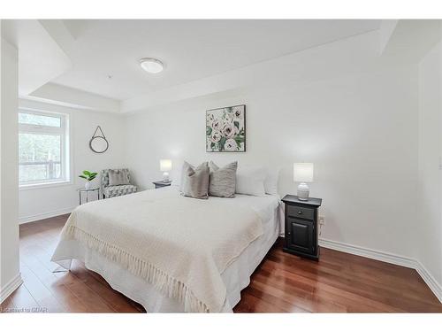 204-245 Scotland Street, Fergus, ON - Indoor Photo Showing Bedroom