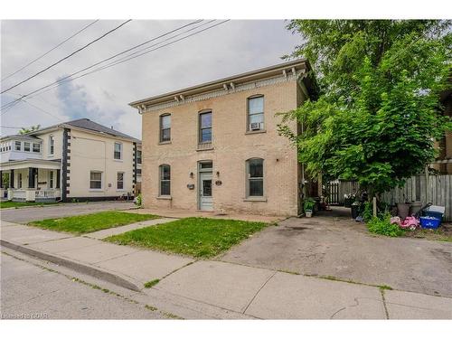 12 Fleet Street, Brantford, ON 