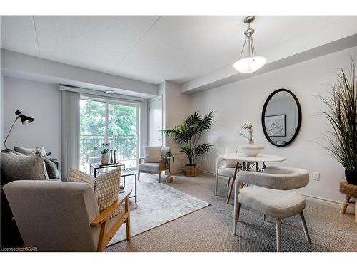 210-43 Goodwin Dr Drive, Guelph, ON - Indoor Photo Showing Living Room