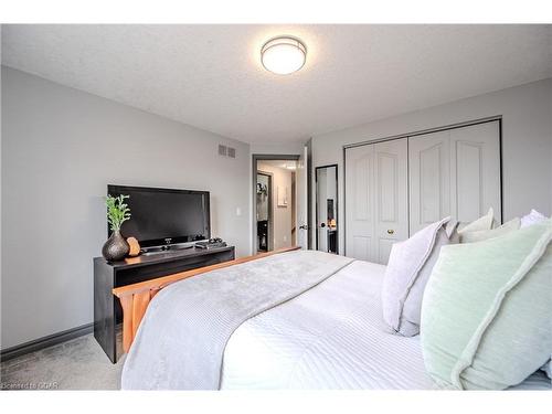 65 Carrington Place, Guelph, ON - Indoor Photo Showing Other Room