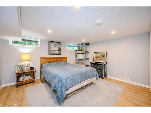 7 Oakwood Avenue, Guelph, ON - Indoor Photo Showing Bedroom