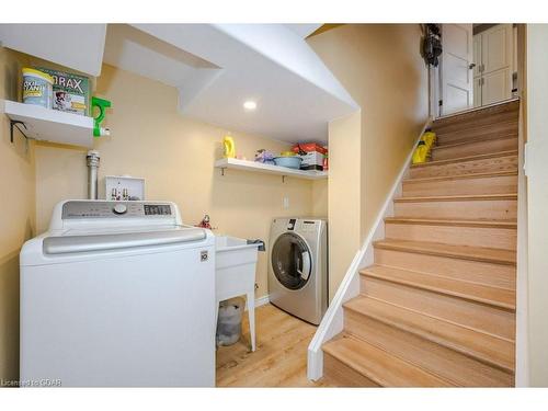7 Oakwood Avenue, Guelph, ON - Indoor Photo Showing Laundry Room