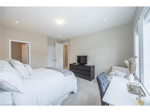 84 Mccann Street, Guelph, ON - Indoor Photo Showing Bedroom